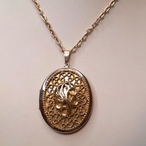 Vintage Gold Tone Filigree Oval Locket Pendant Necklace 24" L